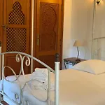 Alojamento de Acomodação e Pequeno-almoço Château Sainte Colombe 3*