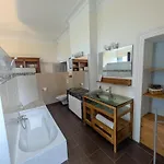 Alojamento de Acomodação e Pequeno-almoço Château Sainte Colombe 3*