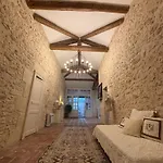 Château Sainte Colombe Saint-Geniès-des-Mourgues