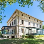 Château Sainte Colombe Saint-Geniès-des-Mourgues