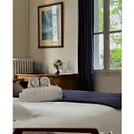 Château Sainte Colombe Alojamento de Acomodação e Pequeno-almoço Saint-Geniès-des-Mourgues