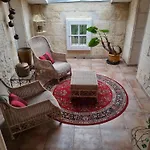 Château Sainte Colombe 3* Saint-Geniès-des-Mourgues