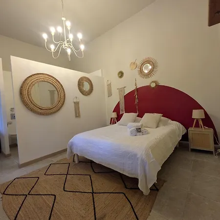 Chateau Sainte Colombe - Bed & Breakfast 3*