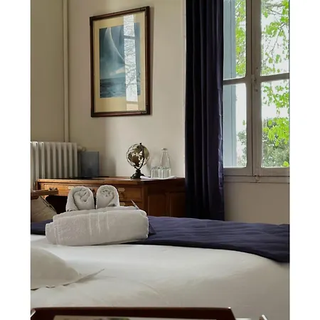 Chateau Sainte Colombe - Nocleg ze śniadaniem Saint-Geniès-des-Mourgues