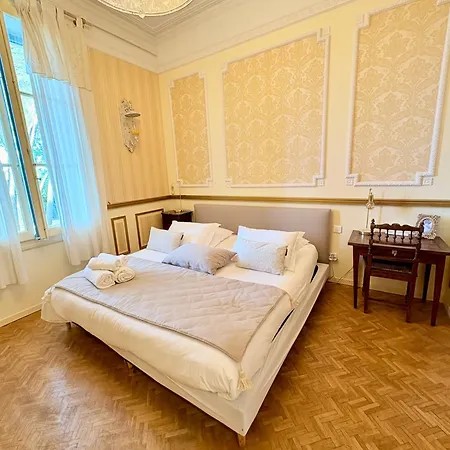 Chateau Sainte Colombe - Bed & Breakfast
